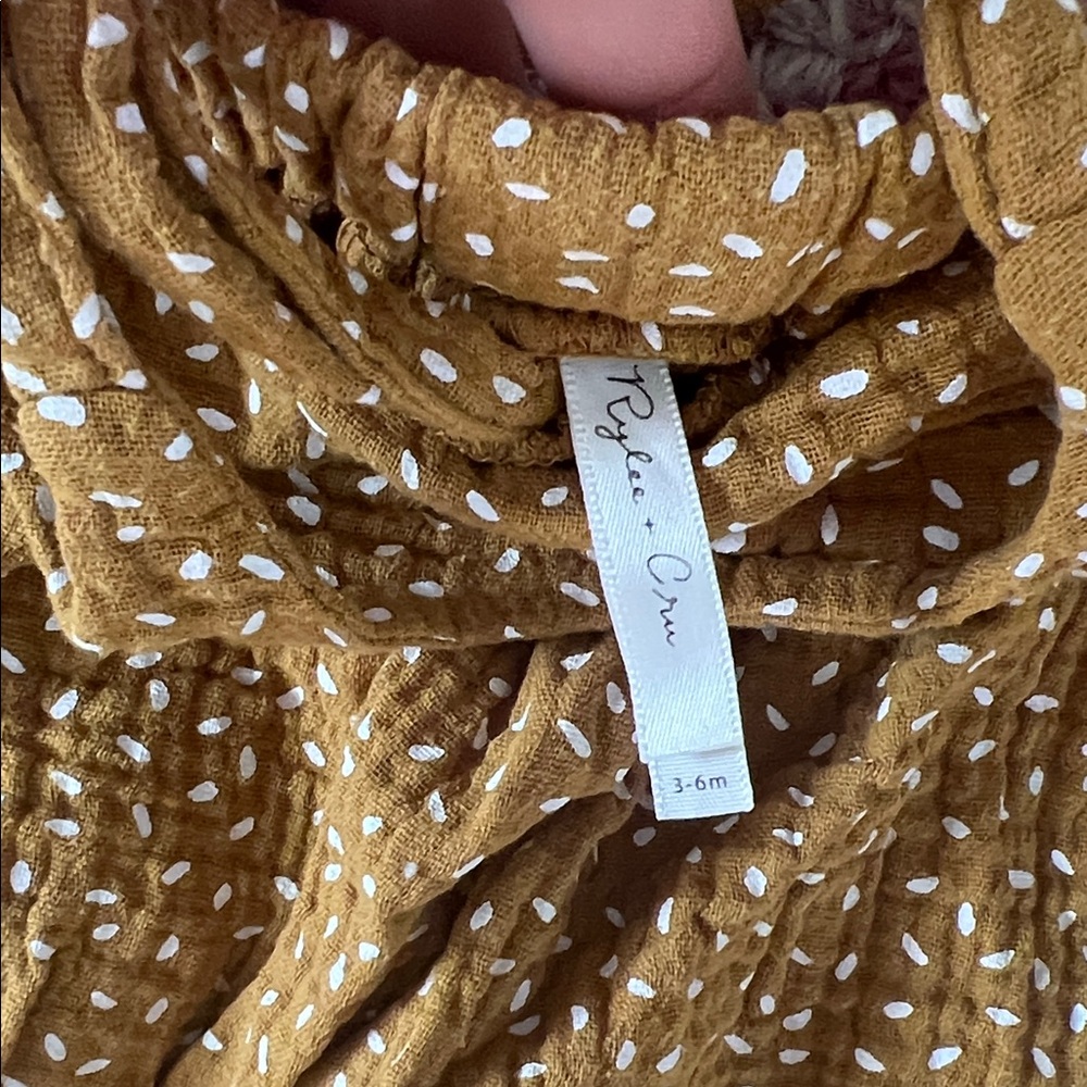BUNDLE Rylee + Cru Outfits - Picture 2 of 5